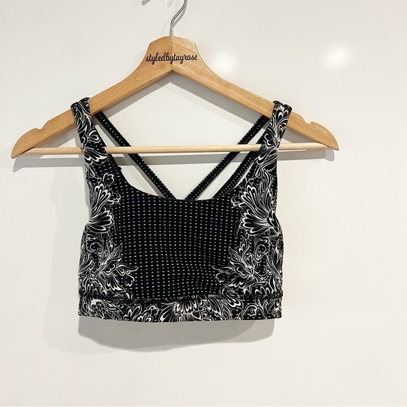 Lululemon Energy Bra
Infinity Energy Bra Alpine White Black - Picture 6 of 7